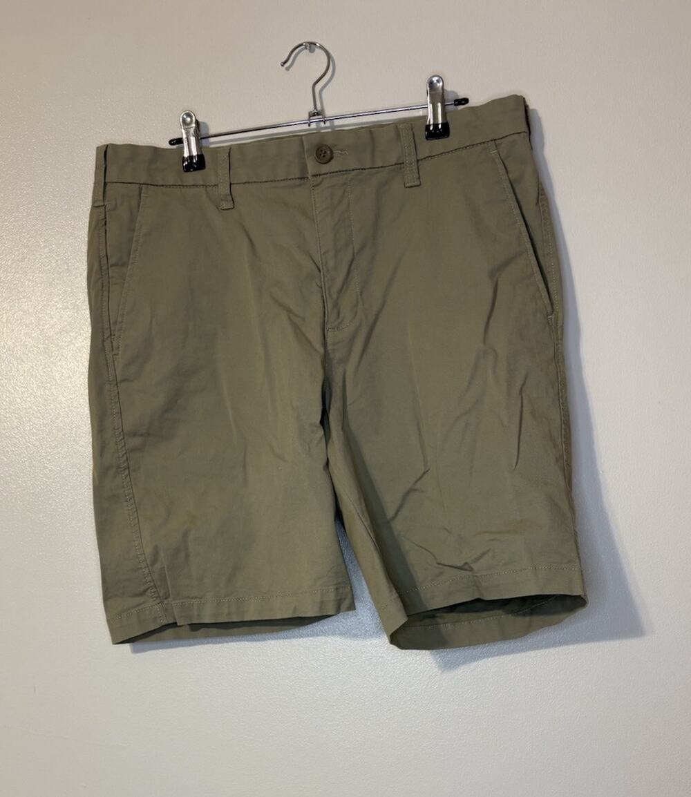 Dockers Men’s 34 Green Chino Shorts Flat Front Solid Cotton Slash Pockets Casual